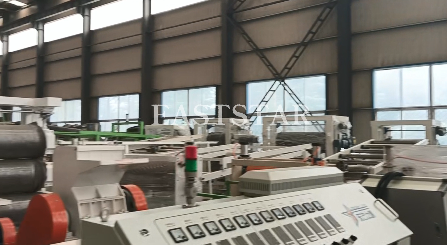 एबीएस प्लास्टिक शीट एक्सट्रूज़न लाइन सहयोग के लिए विदेशी ग्राहक से मुलाकात