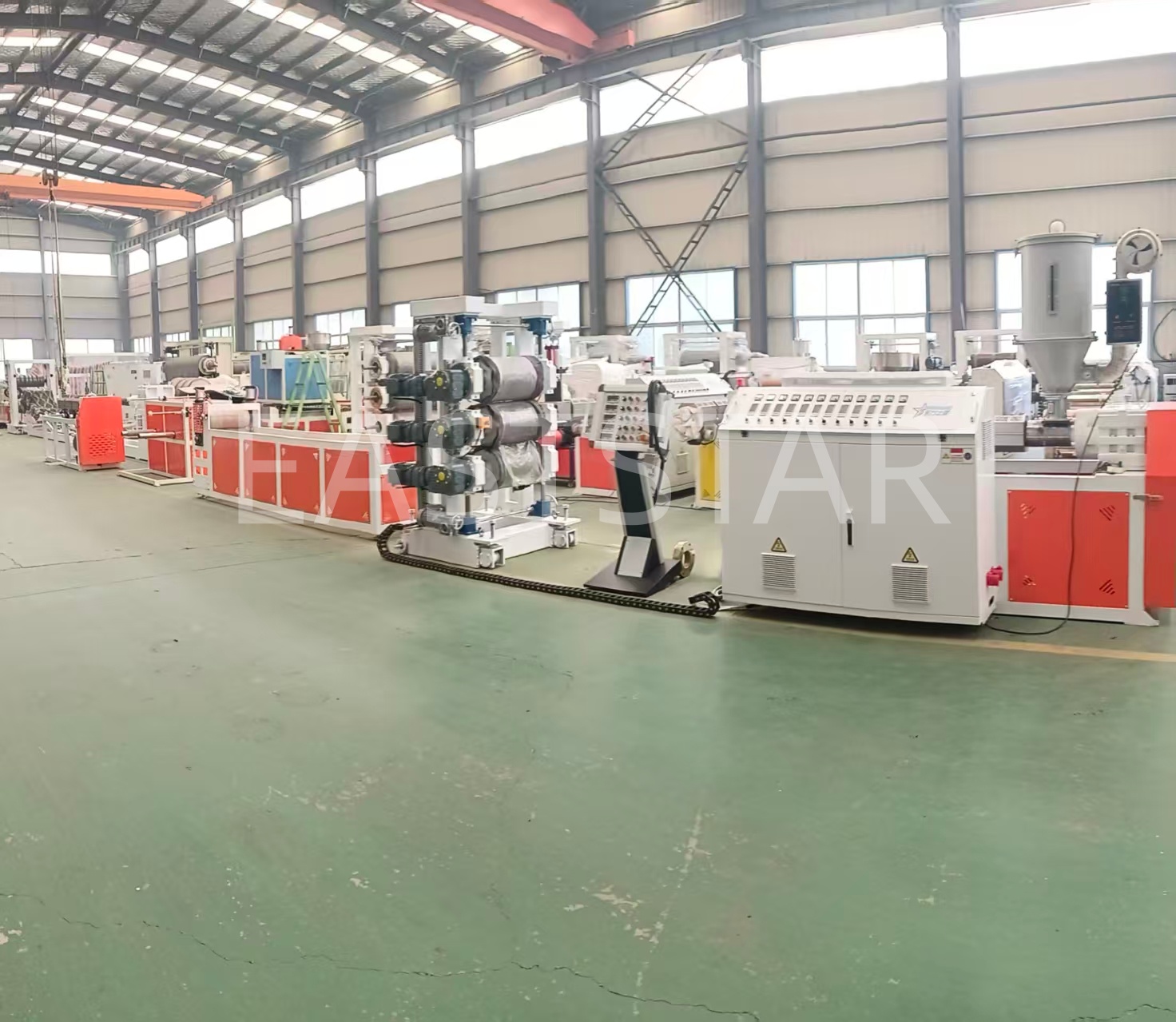 EASTSTR इनोवेटिव हाई-परफॉर्मेंस एक्सट्रूज़न लाइन के साथ POK शीट उत्पादन को आगे बढ़ाता है