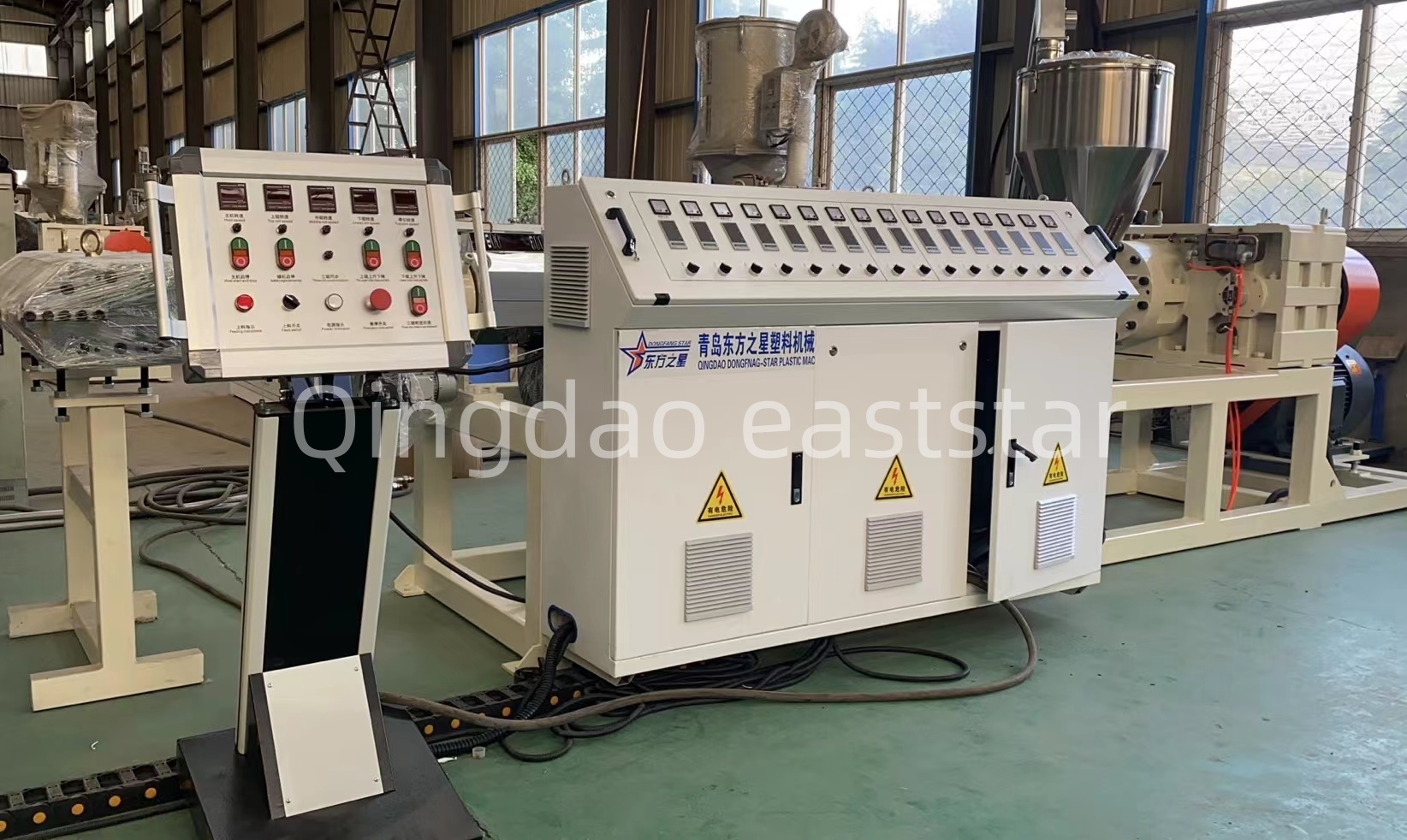 एक पेशेवर पीई ड्रेनेज बोर्ड उत्पादन लाइन बिल्डिंग ड्रेनेज सिस्टम की गुणवत्ता कैसे सुनिश्चित करती है?