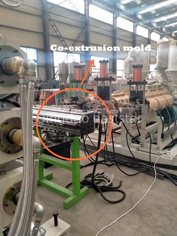 पेशेवर एबीएस मल्टीलेयर सह-एक्सट्रूज़न शीट उत्पादन लाइन उच्च-प्रदर्शन समग्र सामग्री विनिर्माण को सक्षम बनाती है